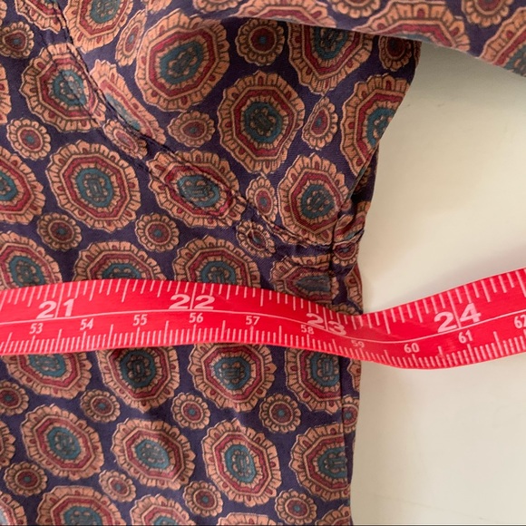 Vintage | Patterned Silk Short Sleeve Button Down - Picture 5 of 6
